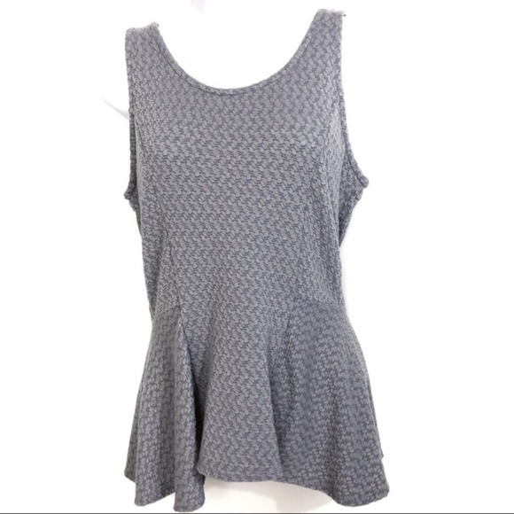 5/$25 Kirra Textured Peplum Open Back Textured Tank Gray Women's Size Medium - Picture 1 of 7